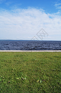 夏季的月舞阳光海景海岸海浪地平线场景海岸线海洋小路栅栏图片