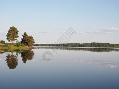 俄罗斯卡累利阿北部美丽的湖泊天堂孤独反射假期地平线阳光蓝色森林天空旅游图片