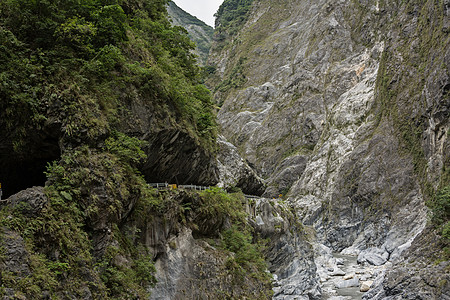 Taroko国家公园地理公园瀑布旅行石头峡谷悬崖环境山沟溪流图片