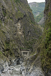 Taroko国家公园峡谷洞穴环境溪流小径风景瀑布森林岩石地理图片