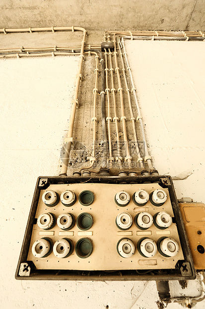 旧电动装置安装电气建造力量电压电工技术插座接线变压器图片