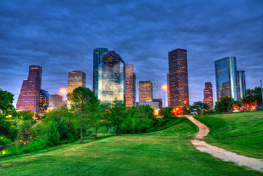 休斯顿主场气势如虹球迷狂欢见证历史性一战