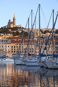 马赛  法国南部码头港口地标游艇旅游教会桅杆阳光旅行图片