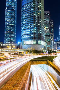 香港市夜间交通繁忙景观大楼办公室天际建筑办公楼企业踪迹摩天大楼天空图片