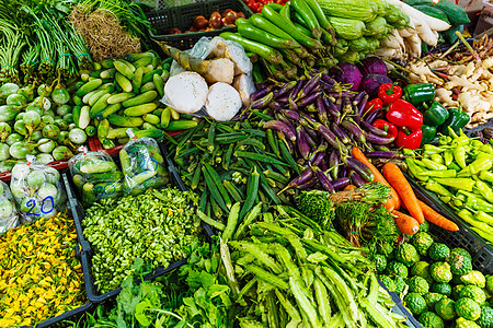 市场上的蔬菜洋葱摊位食品茄子水果绿色食物豆子饮食黄瓜图片