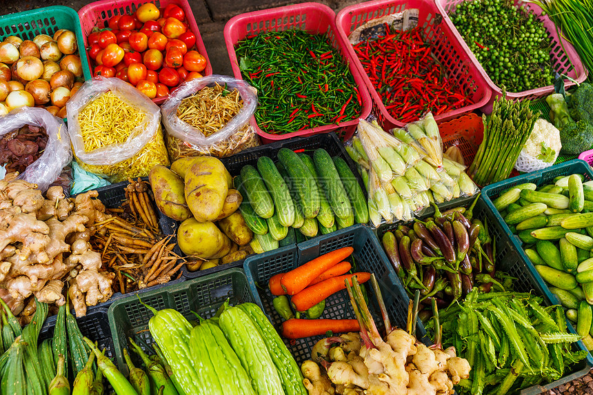 食品市场上的蔬菜茄子水果摊位胡椒黄瓜萝卜绿色食物沙拉豆子图片