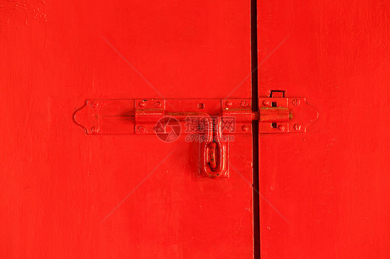 红门 有螺栓铆钉插销板条闩锁安全锤击历史红色材料手工图片