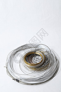不同金属电线的多彩管子白色电缆黄铜工具工业栅栏焊接曲线镀锌图片