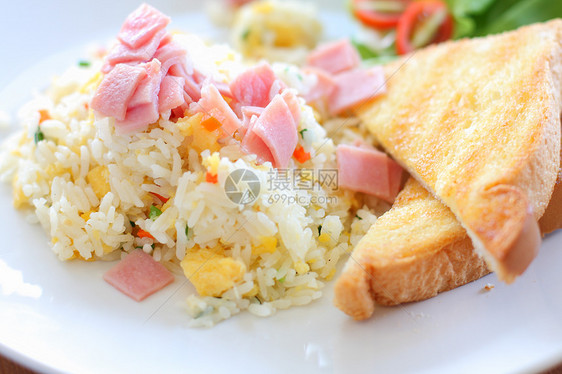 火腿炒饭 烤面包面包油炸盐渍餐厅生活猪肉午餐咖啡火腿早餐图片