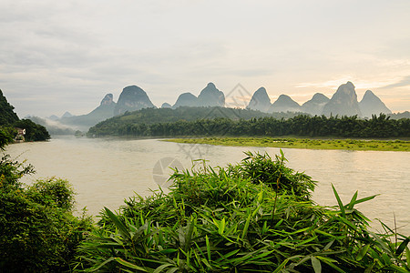 里河中国的地表景观图片