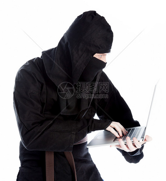 在演播室中拍摄的有吸引力的caucasian男子愤怒情绪数据腰部笔记本忍者白色互联网悲伤隐私图片