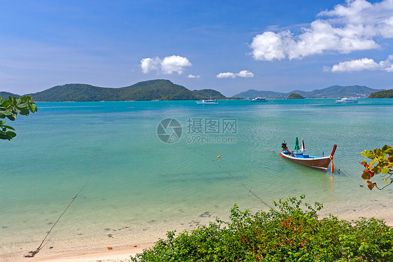 近岸船只旅行海景岩石海岸线自然运输天空木材照片图片