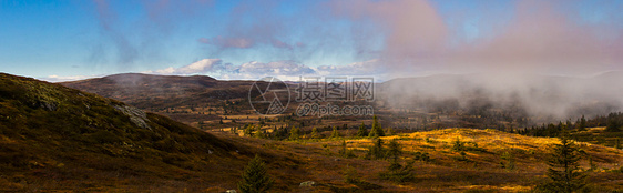 山山脉全景山脉巴根蓝天图片