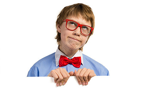 戴白标牌眼镜的男孩孩子广告横幅海报男性手指工作室卡片木板广告牌图片