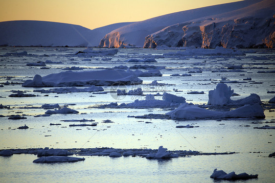 南极洲的南极半岛频道风景旅行冰山破冰半岛冷冻太阳旅游海洋图片