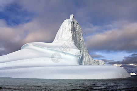 唐士比松的冰山     格陵兰峡湾环境旅行旅游冷冻漂流图片