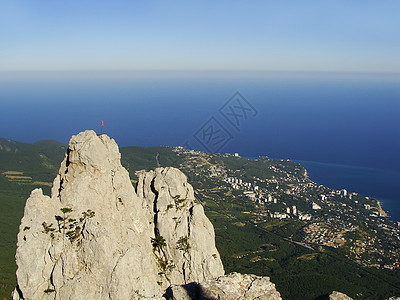 AiPetri首脑会议 克里米亚半岛旅行登山者半岛顶峰海岸天空海洋天线男人海岸线图片