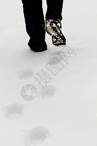 脚印地面冻结远足者天气痕迹跑步白色鞋类远足踪迹图片