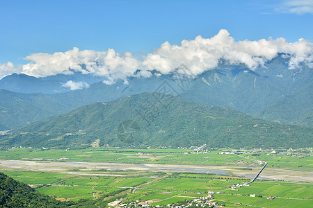 Hualien农田草地游客农业爬坡合欢牧场天空旅行旅游国家图片