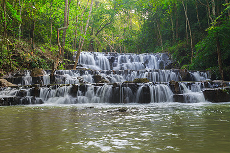 泰国萨拉布里国家公园瀑布溪流石头异国丛林旅行热带森林环境公园荒野图片