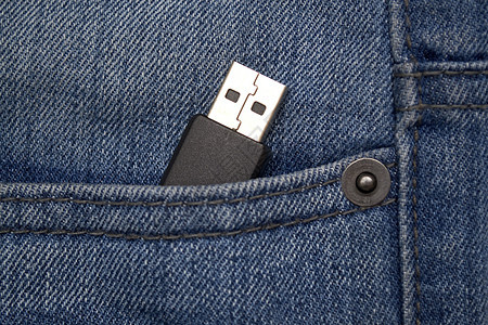 口袋中USB图片