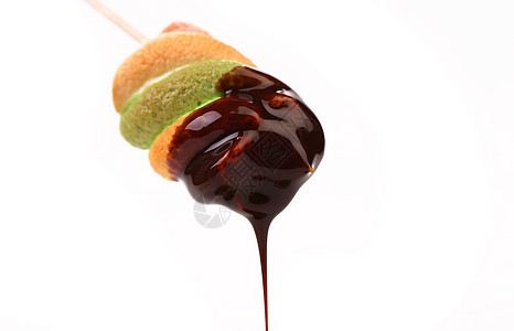 烤棉花糖 在巧克力类中液体童年垃圾水果正方形糖果小吃团体棉花糖软糖图片