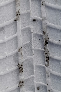 雪上车轮印白色季节车轮地形打印暴风雪烙印痕迹图片