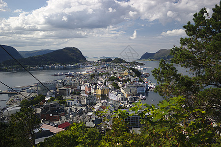 挪威奥勒森德岛屿峡湾城市艺术多云海岸图片