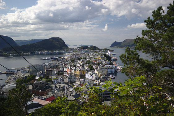 挪威奥勒森德岛屿峡湾城市艺术多云海岸图片