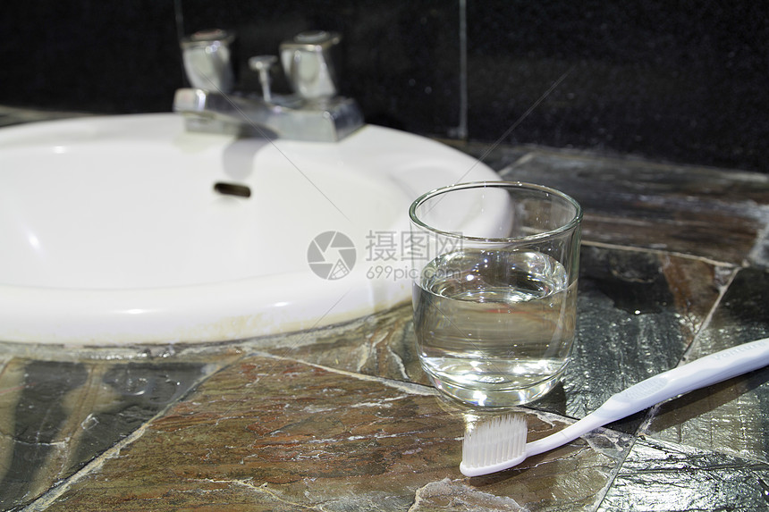 牙刷透明度化妆品保健水滴牙科盆地大理石生活浴室玻璃图片