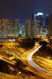 以夜道和高速公路的交通场景街道旅行运输天际汽车地标速度车辆城市图片