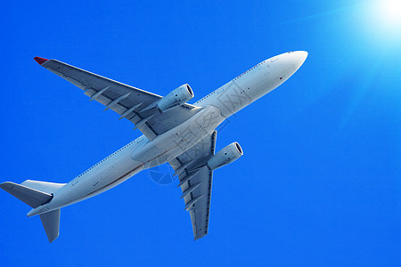 空中客机飞机在蓝天飞行航班旅行空气涡轮运输天空翅膀白色蓝色假期图片