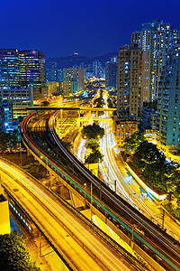 城市金融业的繁忙交通晚夜摩天大楼场景汽车办公室市中心蓝色旅游建筑金融艺术图片