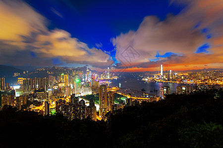 香港日落时的办公大楼城市建造地标商业工作游客反射景观旅行办公室图片