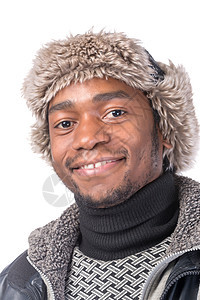英俊的非裔美国人戴帽子的肖像男性黑色喜悦男人白色幸福工作室夹克衣服毛皮图片