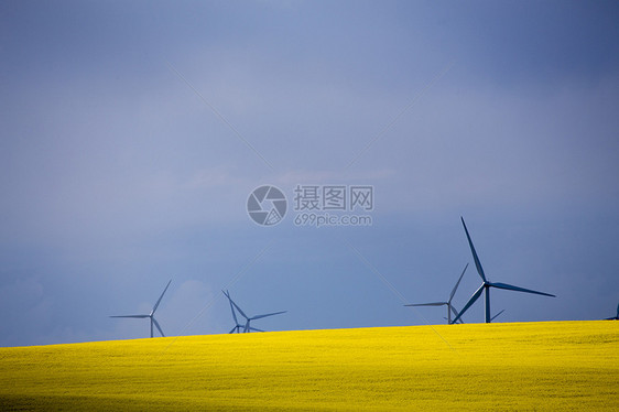 平原风暴云戏剧性雷雨危险农场风景草原天空天气图片