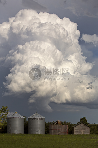平原风暴云草原风景危险戏剧性天气天空雷雨图片