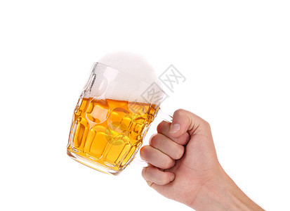 手里拿着满杯啤酒杯食物液体流动男人玻璃酒吧琥珀色派对饮料庆典图片