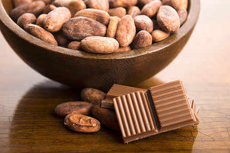咖啡豆和奶巧克力种子饮食白色营养棕色工作室甜点水果团体农业图片