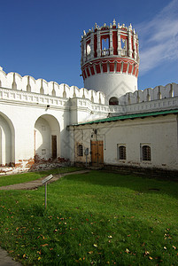 俄罗斯大修道院 诺沃德耶维奇修道院回廊蓝色国家白色红色地标宗教首都天空新圣女图片