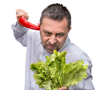 男人将生菜放在白色的孤立体上食物植物小吃幸福美食蔬菜快乐维生素饮食沙拉图片