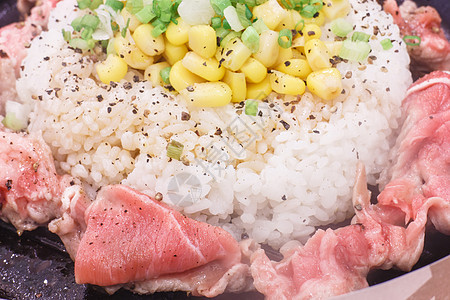 大米和热牛肉图片