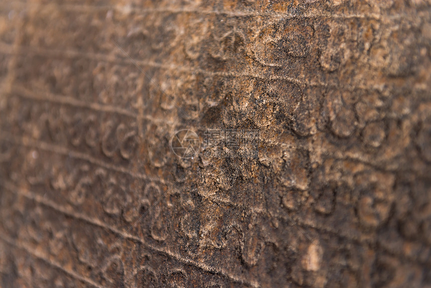 古老的僧伽罗人刻在石上历史性古董雕刻建筑学语言艺术手工雕塑文化花岗岩图片