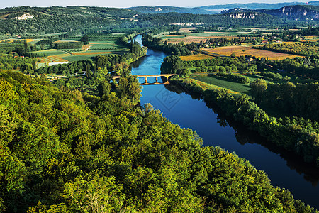 多多尔多涅河上的中世纪桥外观地方建筑学目的地风景地标圆顶旅行全景图片