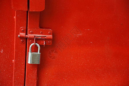红色金属门挂锁安全风化警卫秘密隐私监狱古董钥匙入口图片