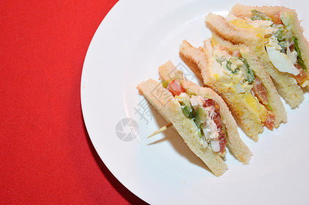 鸡蛋三明治面包午餐蔬菜火腿美食桌子熏肉盘子包子小吃蛋黄图片