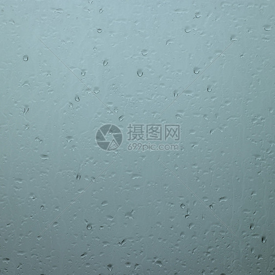 窗口中的雨滴运球运动飞沫细流蓝色细雨薄雾湿度水分雾化图片