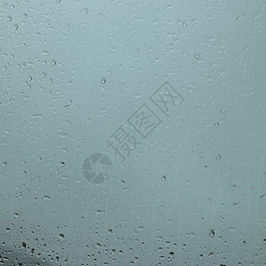 窗口中的雨滴细雨运动水分雨量运球玻璃蓝色滴水淋浴冲洗图片