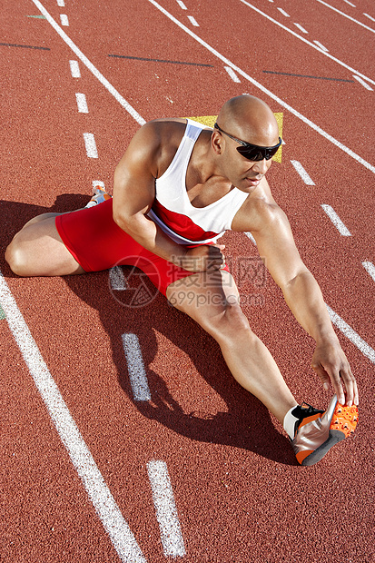 全年非洲裔美籍男性运动员在赛马场上穿长竞技摄影拱形竞争者伙计们田径运行赛跑者纪律男人图片