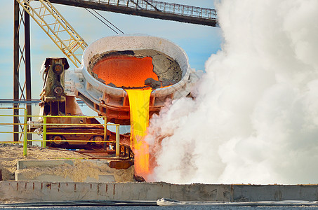 熔融金属溪流烧伤植物钢厂流动火花辉光铸件蒸汽炼铁图片
